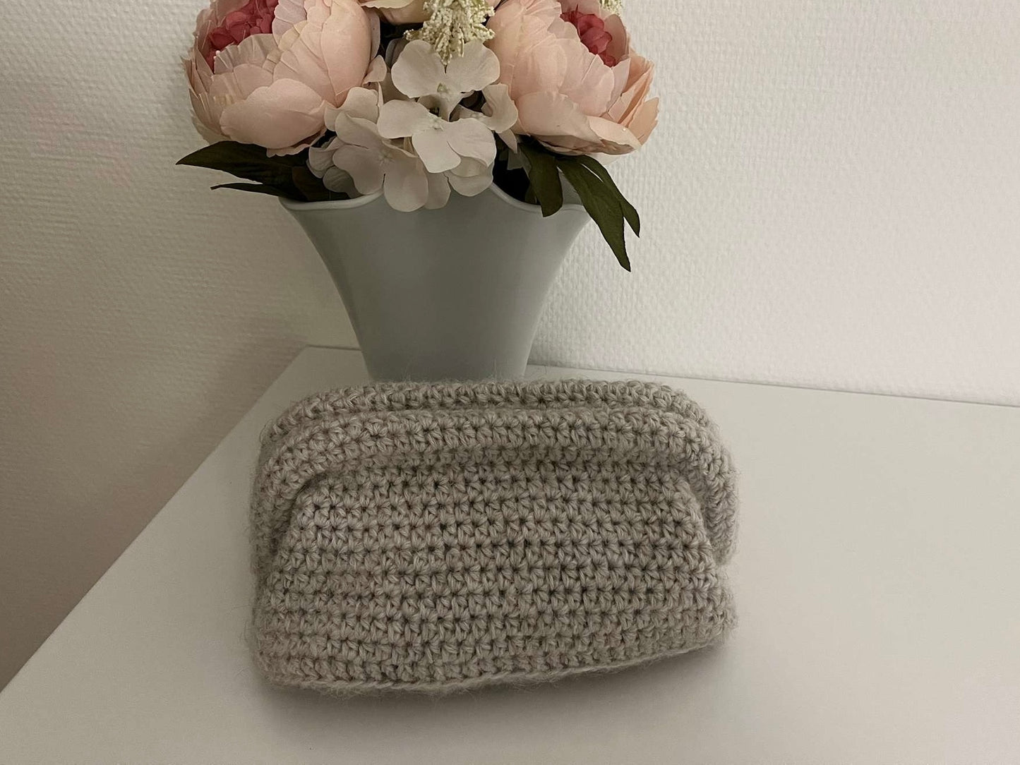 Holly Clutch Classic Pearl Grey
