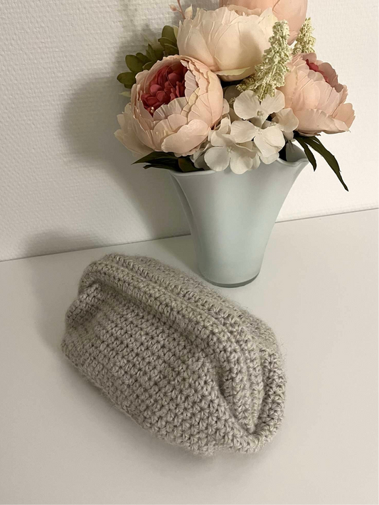 Holly Clutch Classic Pearl Grey